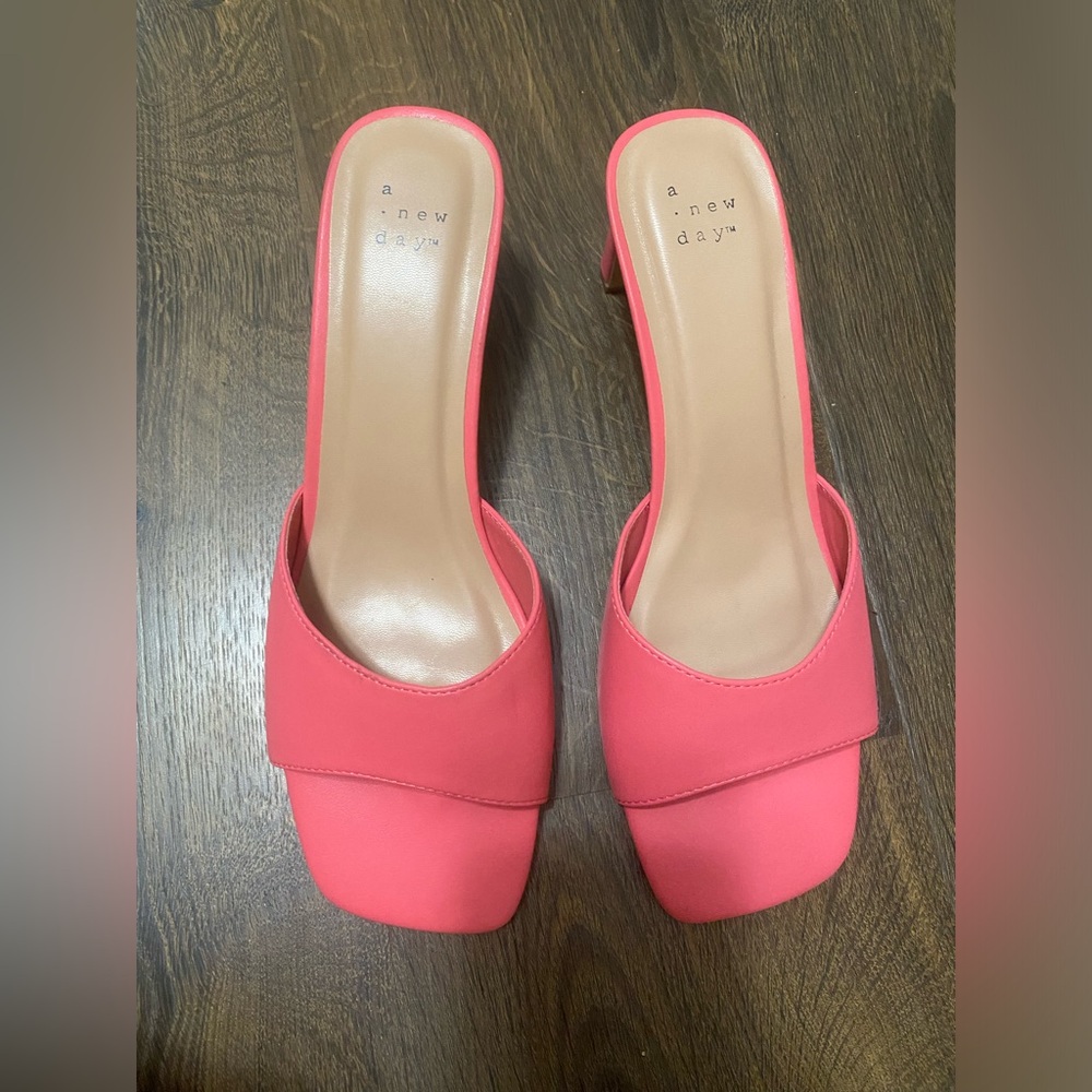 A new Day sandals size 9 1/2